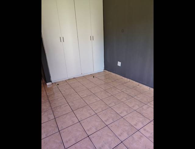 3 BEDROOM APARTMENT FOR SALE IN AMAJUBA PARK
